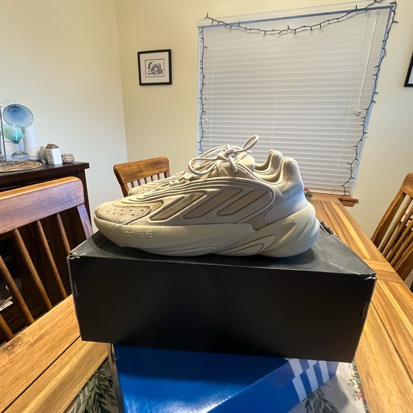 Adidas Ozelia Beige Men's Shoes - Picture 1 of 5